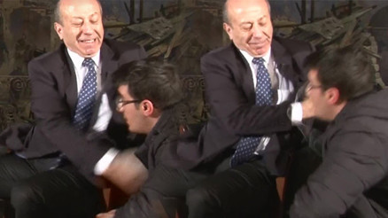 Muhabire utanç verici hareket... Muharrem Sarıkaya özür diledi