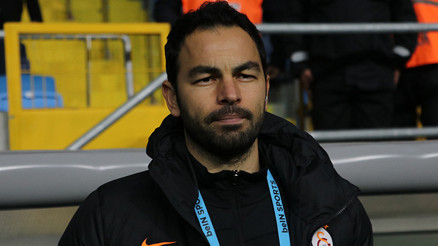 Galatasarayda Selçuk İnandan transfer mesajı: Çalışarak gelişemiyorsak, değişerek gelişiriz