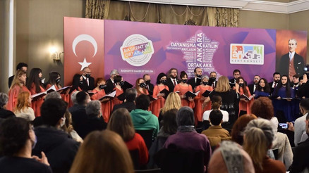 Yeni yıla çok sesli merhaba