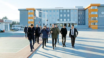 Fabrika gibi okul