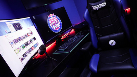 Red Bull, Türkiye’nin en yetenekli yeni yayıncısının hayallerini gerçekleştirdi Red Bull, Türkiye’nin en yetenekli yeni yayıncısının hayallerini gerçekleştirdi
