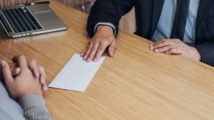 İşini sıkıcı buldu... Taciz kabul edildi 50 bin euro tazminat kazandı