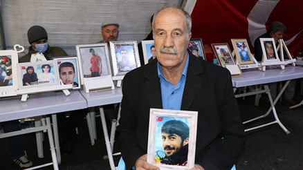Evlat nöbetindeki babadan oğluna: Seni kandırıyorlar