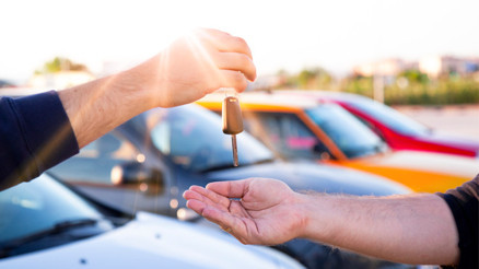 Son dakika... Tüm markalar güncelledi İşte en ucuz otomobil fiyatları...