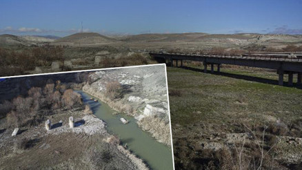 Pes dedirten olay Gömleksiz Köprüsünü iş makineleriyle yıkarak çaldı Pes dedirten olay Gömleksiz Köprüsünü iş makineleriyle yıkarak çaldı