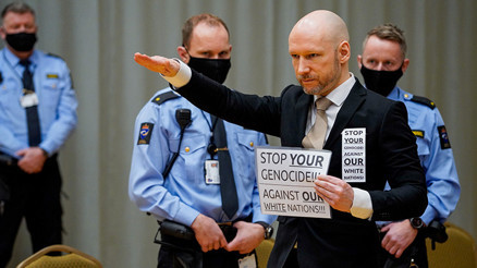 77 kişiyi acımadan öldürmüştü Seri katilden mahkemede Nazi selamı