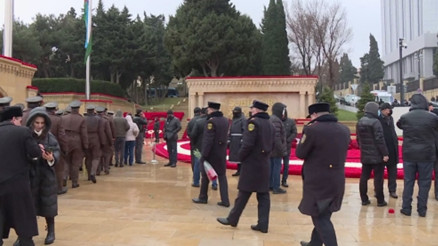 Azerbaycanda 20 Ocak katliamının kurbanları anıldı