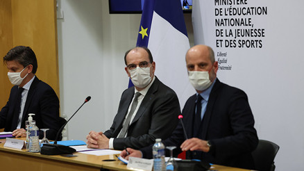 Fransa’da aşı kartı uygulaması 24 Ocak’ta başlayacak