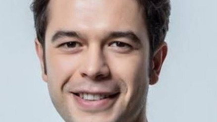 Atakan Çelik kimdir Çok Güzel Hareketler Bunlar 2 kadrosundan Atakan Çelik hakkında bilgiler