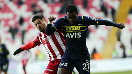 Fenerbahçe deplasmanda 20 puan kaybetti