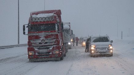 D-100de İstanbul-Ankara ulaşımı trafiğe açıldı... İşte son durum