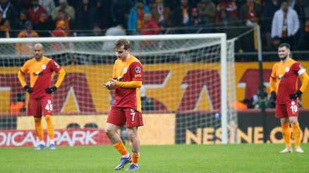 Galatasarayda tarihin en derin krizi Seçim isteyenlerin sayısı artıyor...