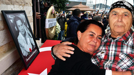 Son dakika... Sanatçı Fatma Girik, Bodrum’da son yolculuğuna uğurlandı