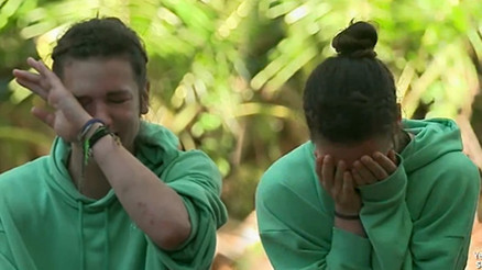 Survivor Nisa eski sevgilisi Barışı ima ederek gözyaşlarına boğuldu: Telefonlarımı karıştırıyordu