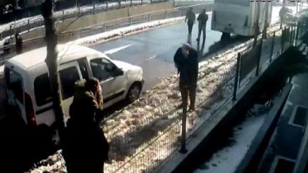 Avcılarda kaza sonrası nakilli gözü kör eden yumruk Avcılarda kaza sonrası nakilli gözü kör eden yumruk