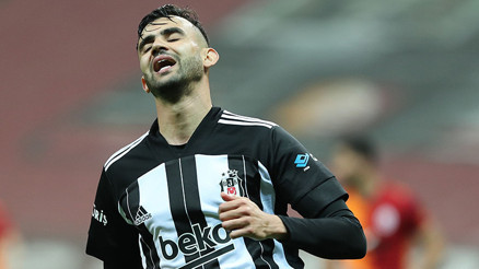 Son Dakika: Beşiktaşta Rachid Ghezzaldan transfer açıklaması Galatasaraydan teklif aldım Çok şükür ki...