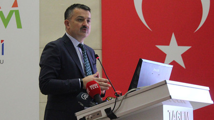 Bakan Pakdemirli: Üreten kesimin moralini bozmaya kimsenin hakkı yok