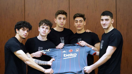 Beşiktaşın gençleri iddialı Taraftarımız sabretsin... Beşiktaşın gençleri iddialı Taraftarımız sabretsin...