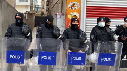 Son dakika... Diyarbakır İnsan Hakları Derneğinde arama
