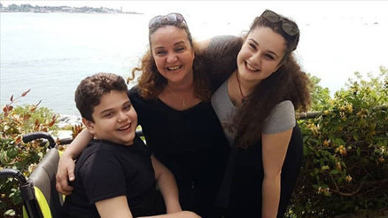 Mücadele ettiği hastalığını tez konusu yaptı