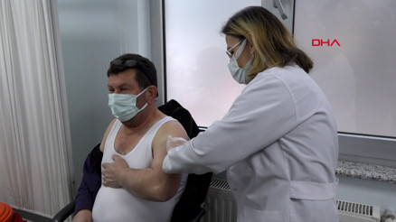 Trabzonda yerli aşı Turkovac uygulanmaya başlandı