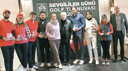 Çiftler golf sahasında buluştu