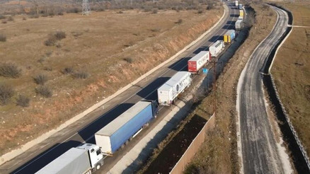 Hamzabeyli Sınır Kapısı’nda 10 kilometre TIR kuyruğu