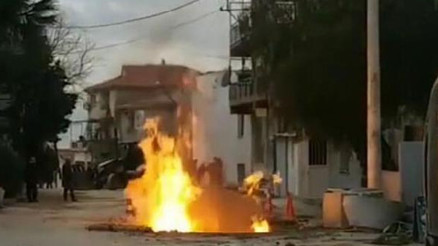Kanal çalışmasında boru hasar gördü, sızan doğal gaz tutuştu