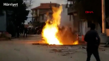 Hasar alan borudan sızan doğal gaz tutuştu, kısa süreli panik yaşandı