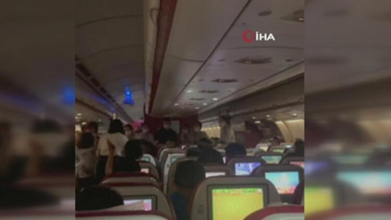 Çinli hamile kadın uçakta doğum yaptı