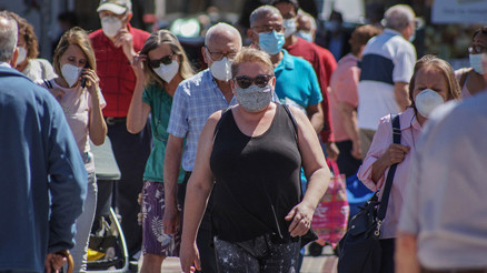 Polonya’da koronavirüs kısıtlamaları gevşetiliyor