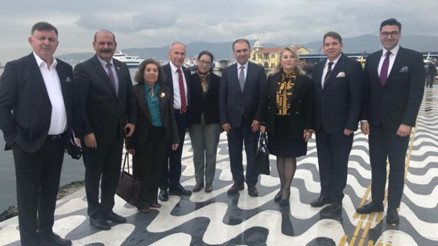 İzmir Platformu’ndan uzlaşı ve sevgi dili çağrısı