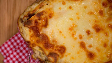 Bolonez soslu lazanya tarifi: Arda İle Omuz Omuza Bolonez Soslu Lazanya nasıl yapılır
