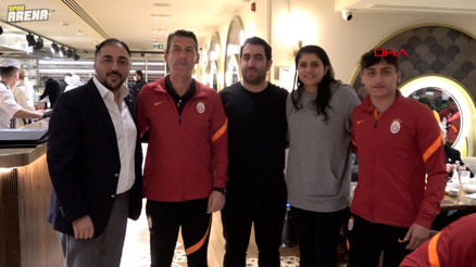 Galatasaray, derbi galibiyetini döner yiyerek kutladı