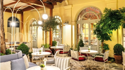 Tarihi atmosferinden yemeklerine ‘yaşayan’ bir restoran