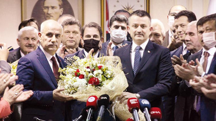 Tarım Bakanı Vahit Kirişci görevi devraldı