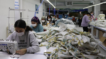 Maske ve bez çanta ihraç ediyorlar