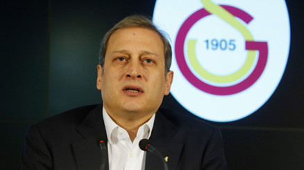 Burak Elmas: Sportif başarı uğruna Galatasaray’ı mali darboğaza ittiler Burak Elmas: Sportif başarı uğruna Galatasaray’ı mali darboğaza ittiler