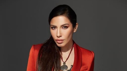 Sahnede Burcu GÜneş