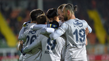 Alanyaspor 2-5 Fenerbahçe (Maçın özeti ve golleri)