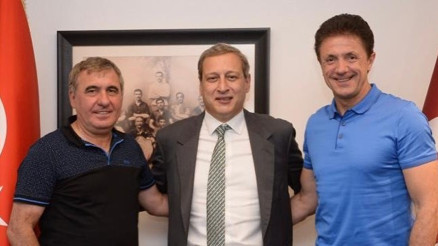 Hagi ve Popescu, Galatasaray-Barcelona maçına geliyor