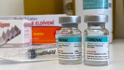 Prof. Dr. Özdarendeliden Turkovac açıklaması: Üç doz Omicron varyantına karşı çok etkili