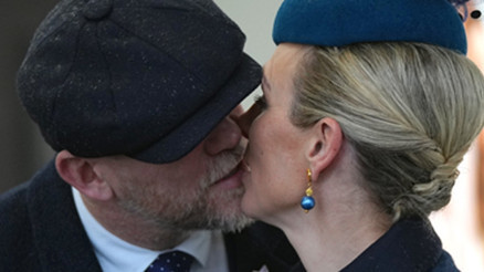 Kraliyet öpücüğü: Sonra da dönüp poz verdiler