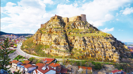 ‘Havada asılı gibi’ yürüyerek geçilen kanyon ‘Havada asılı gibi’ yürüyerek geçilen kanyon