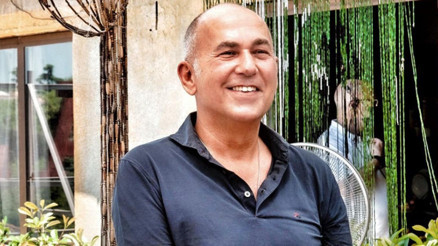 Ferzan Özpetek kimdir, kaç yaşında, nereli En sevilen Ferzat Özpetek filmleri ve yeni filmi Ferzan Özpetek kimdir, kaç yaşında, nereli En sevilen Ferzat Özpetek filmleri ve yeni filmi