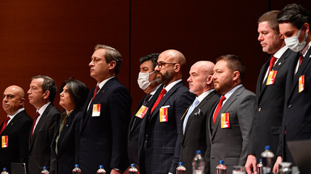 G.Saray, San Marino gibi yönetiliyor