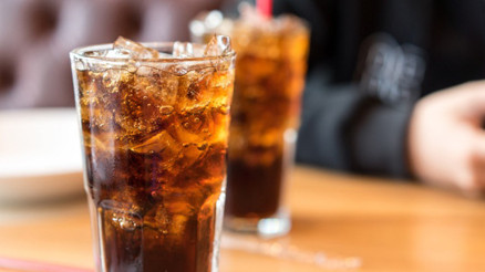 Gençlerin içtiklerine dikkat etmesi üreme sağlığı bakımından önemlidir Gençlerin içtiklerine dikkat etmesi üreme sağlığı bakımından önemlidir