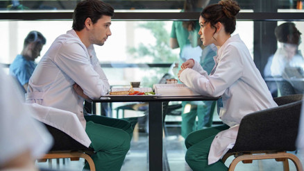 Kasaba Doktoru oyuncuları kimdir, konusu nedir İşte Kasaba Doktoru dizisi oyuncuları ve konusu