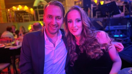 Ferhat Domurcuk ve eşi Catharina balayı için Çeşme’yi seçti