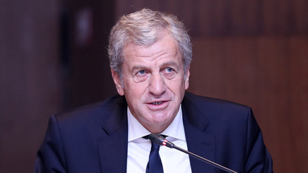 ‘Düşler tiyatrosu’ değil ‘güçler tiyatrosu’ oynanıyor